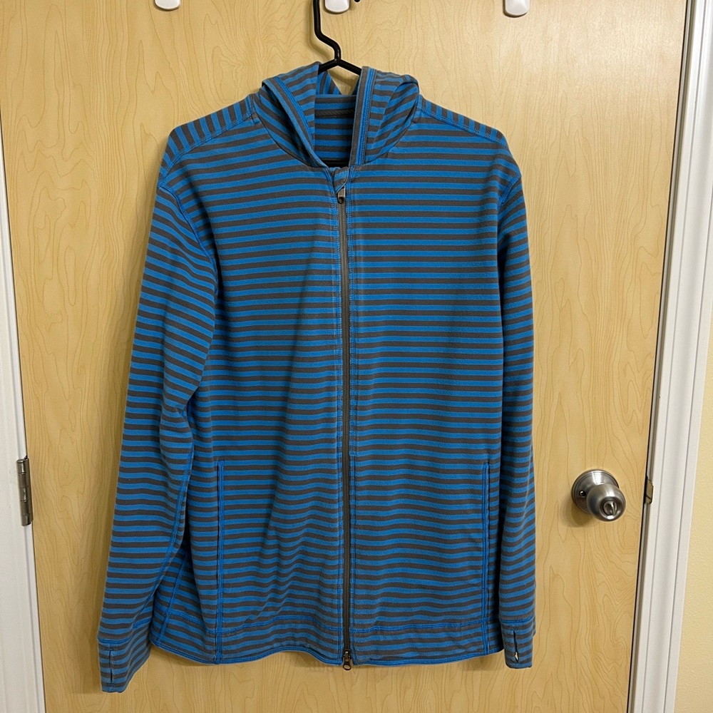 Barely worn - mens large lululemon hooded zip up